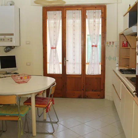 Via Firenze مارينا دي كاستانييتو كاردوتشي